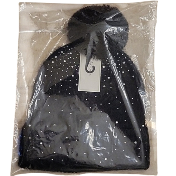 ARVORES Black Ribbed Beanie with Sparkly Gems & Faux Fur Pompom NWT - Picture 10 of 10